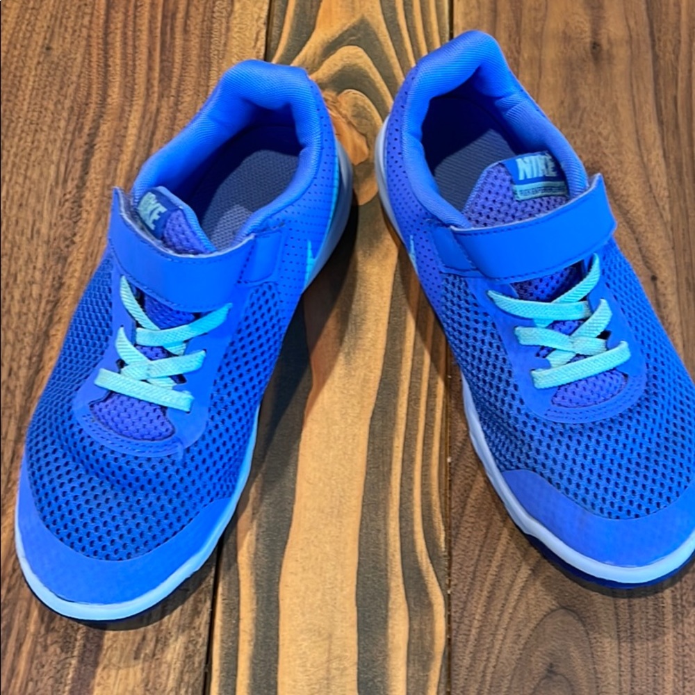 Kids Nike shoes. Worn a few times.